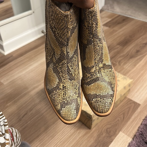 🔥🔥NWT Free People Snake color Boots🔥🔥No Description Needed they speak loud💋 - Picture 5 of 9